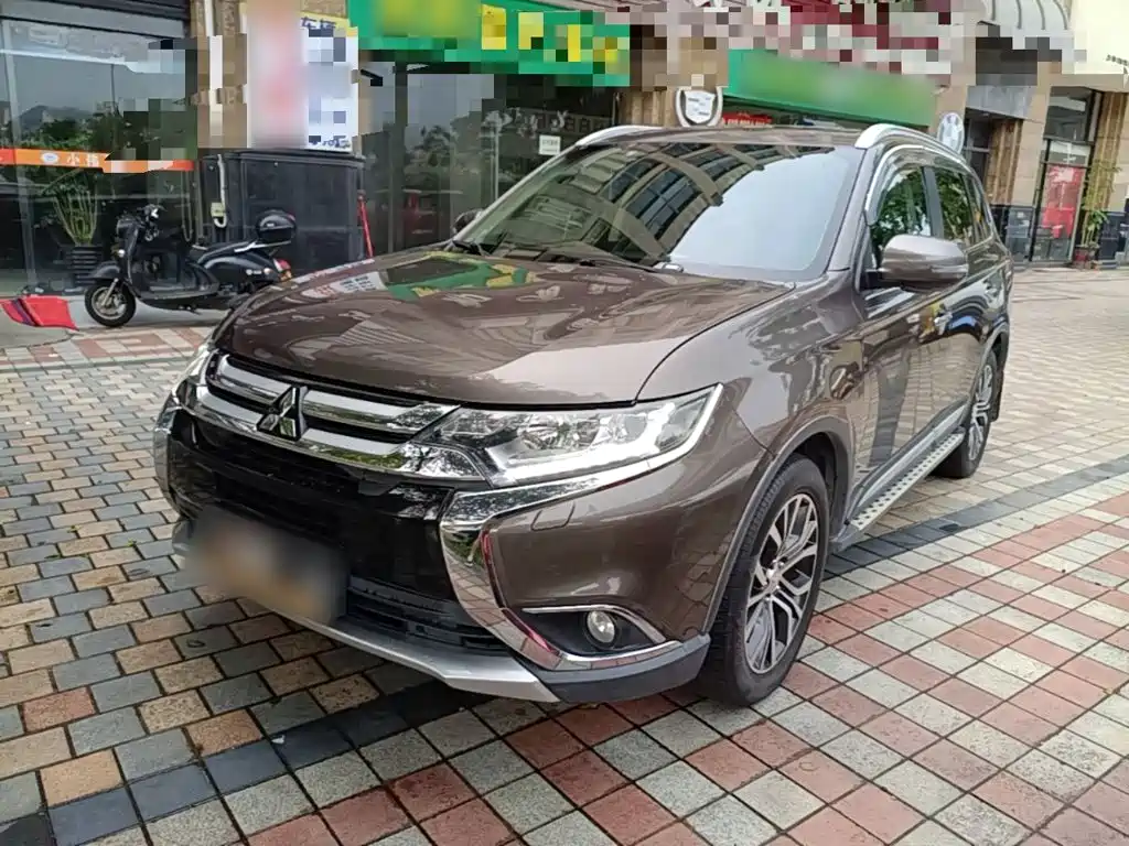 Mitsubishi Outlander 2017 2016 2.4L 4WD Luxury Edition 7-seater