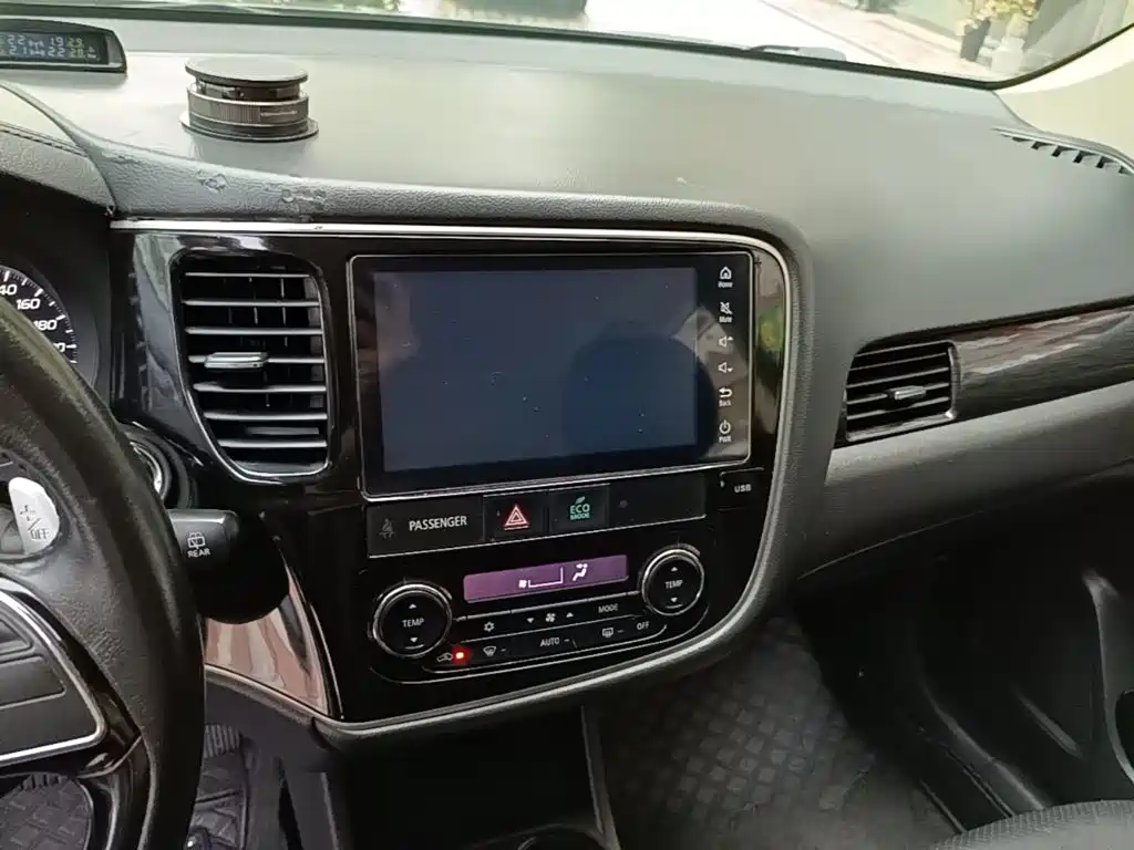 Mitsubishi Outlander 2017 2016 2.4L 4WD Luxury Edition 7-seater