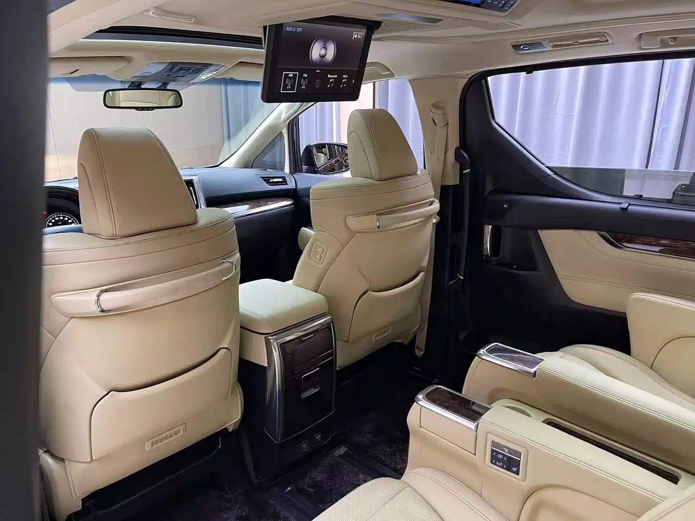 Toyota Alphard 2018 Facelift 3.5L Luxury Edition фото 7