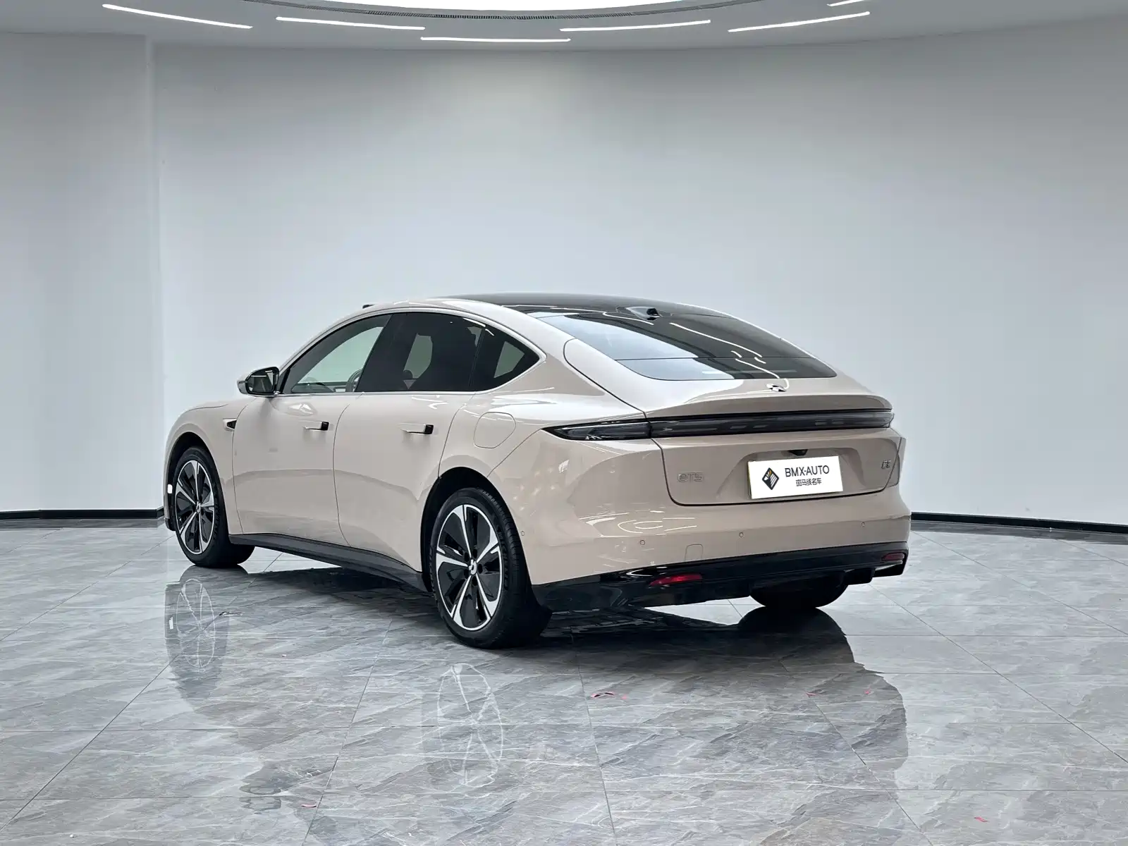 Фото 3 - NIO ET5