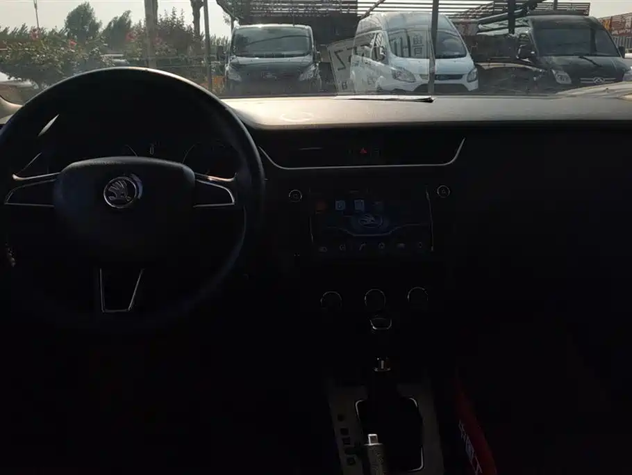 Škoda Octavia 2018 TSI230 DSG Comfort Edition фото 12