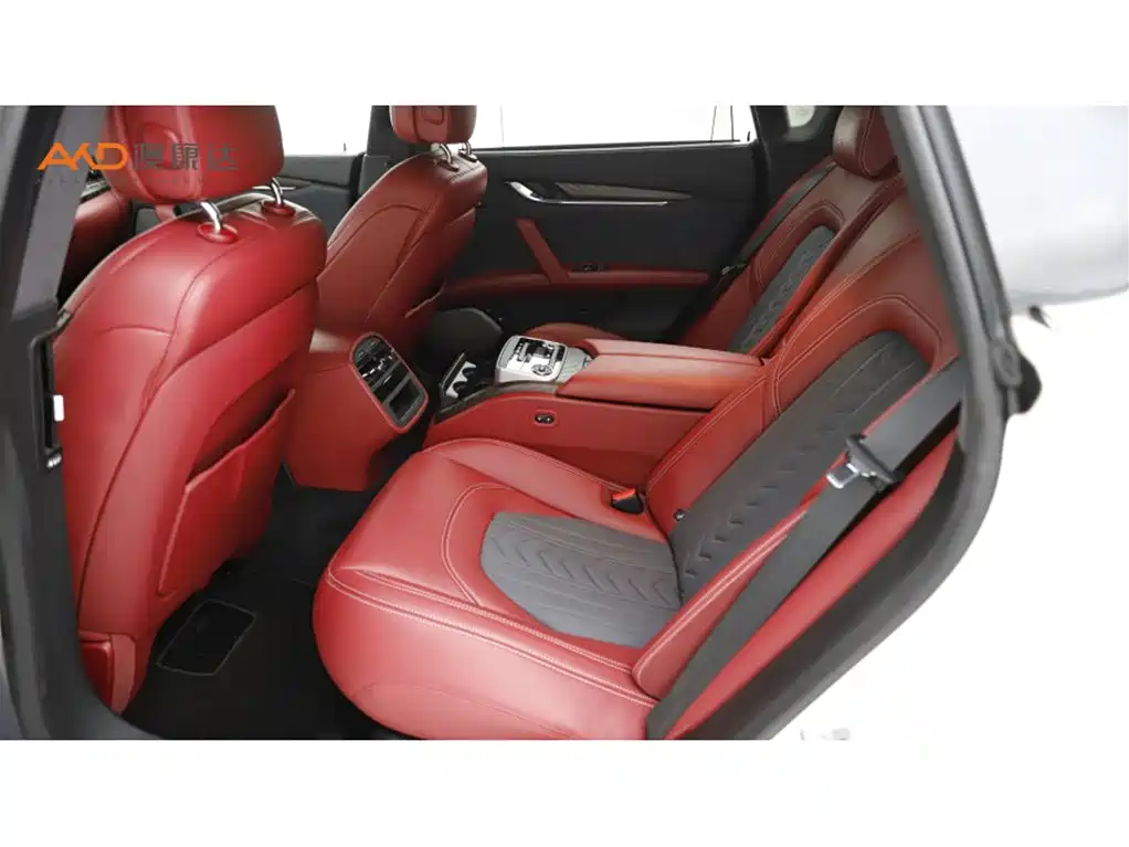 Фото 7 - Maserati Quattroporte