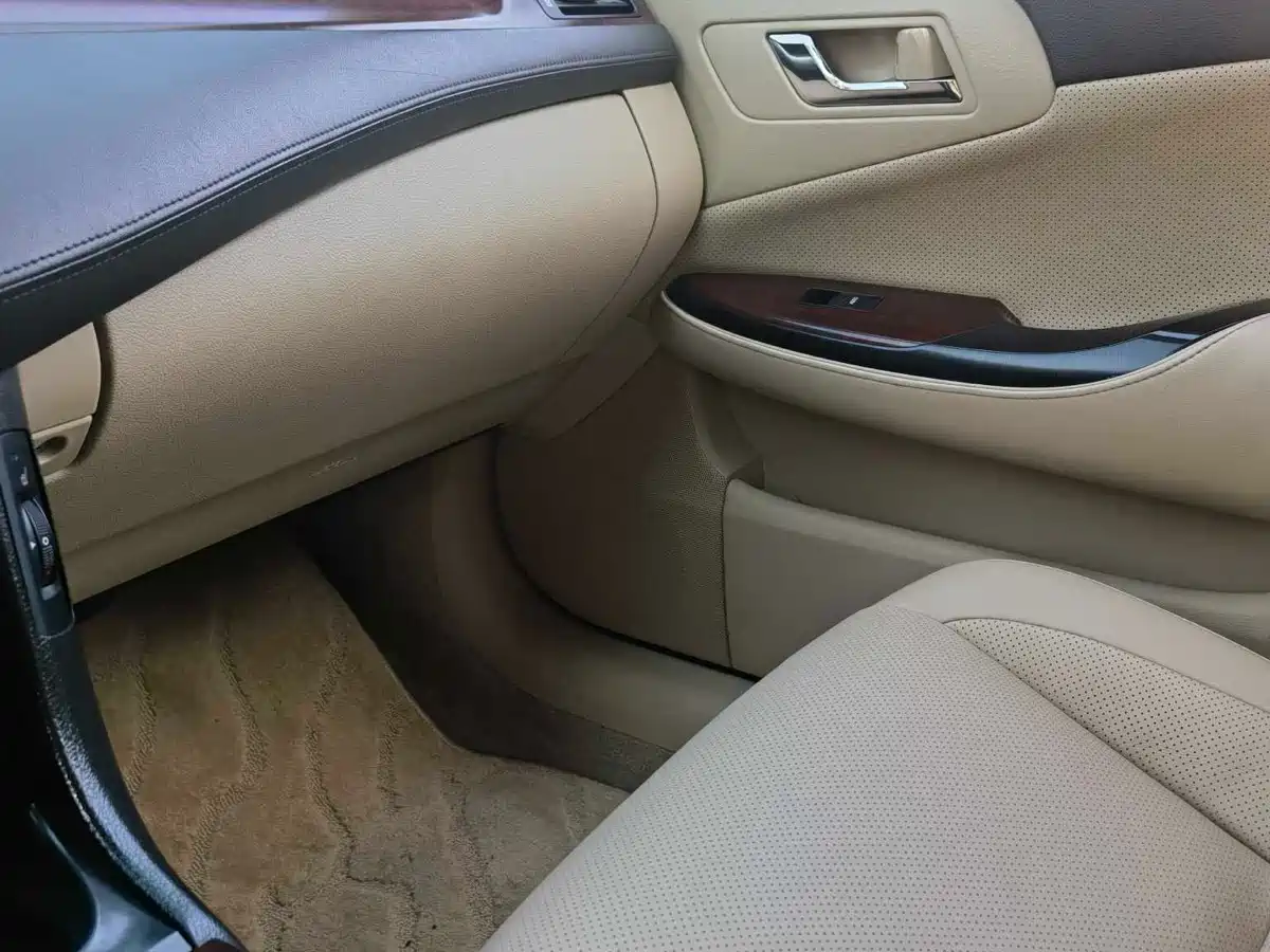 Toyota Crown 2010 2.5L Royal Leather Sunroof фото 8