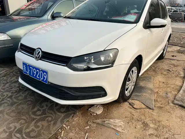 VOLKSWAGEN POLO