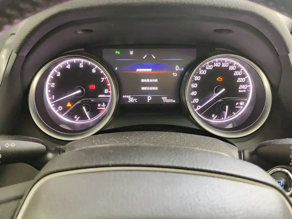 Фото 4 - Toyota Camry