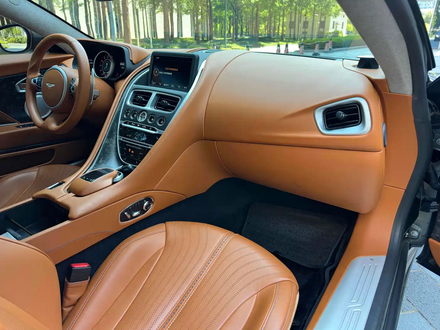 Aston Martin DB11 2018 2017 4.0T V8