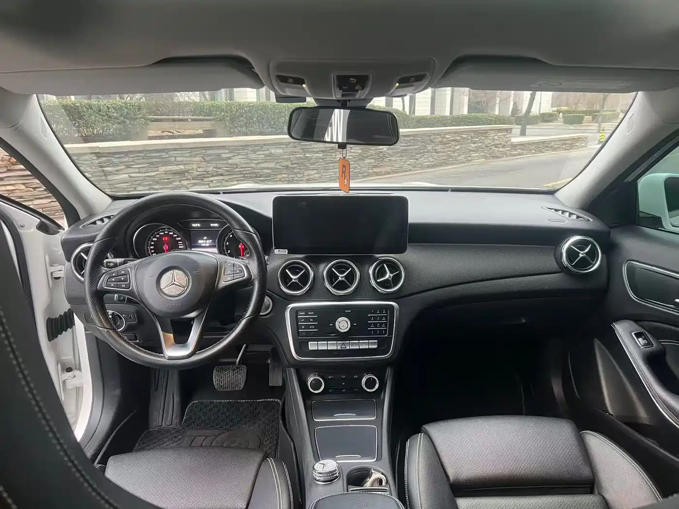 Mercedes-Benz GLA 2018 GLA 200 Dynamic фото 10