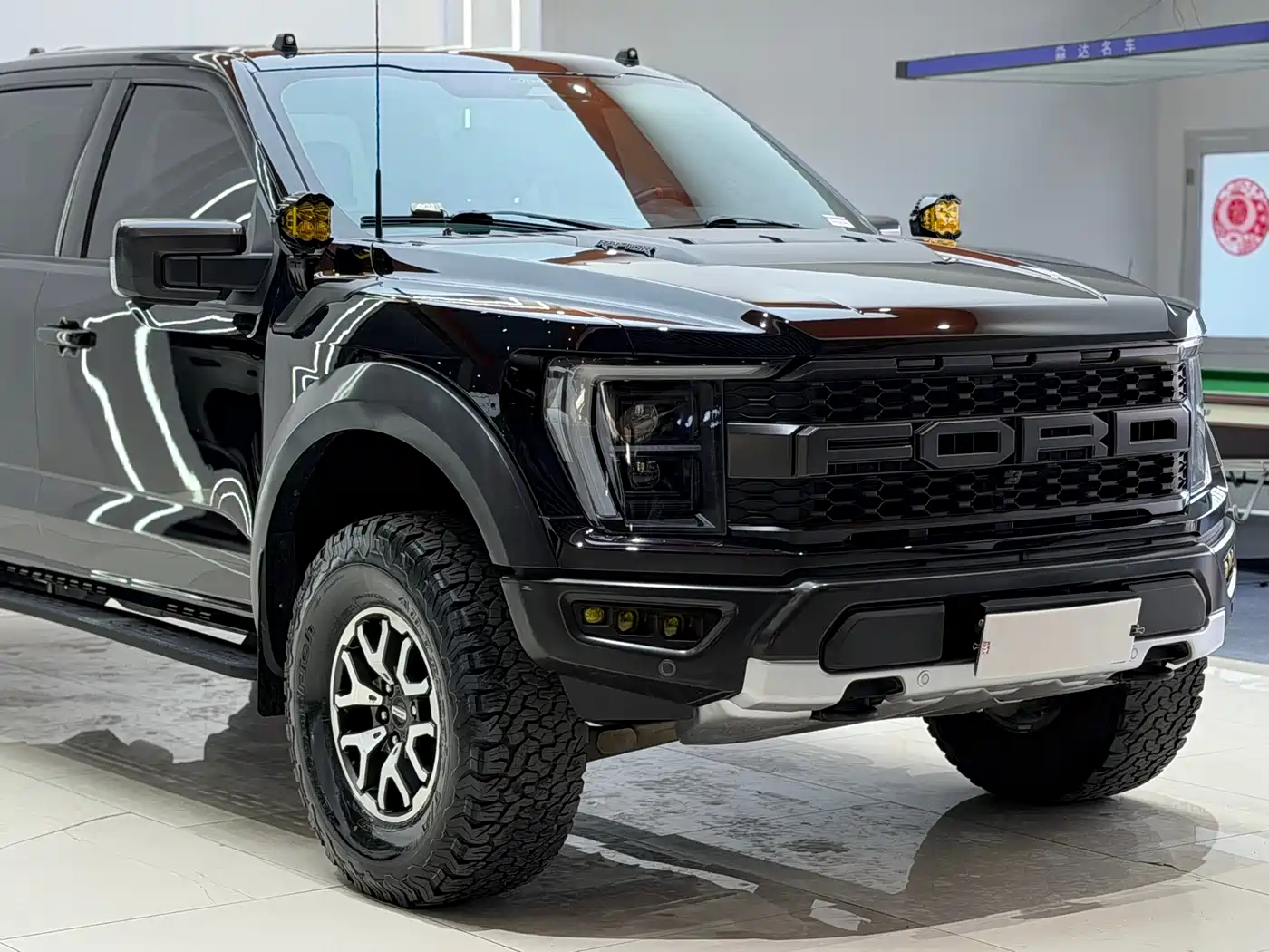 FORD F-150 RAPTOR
