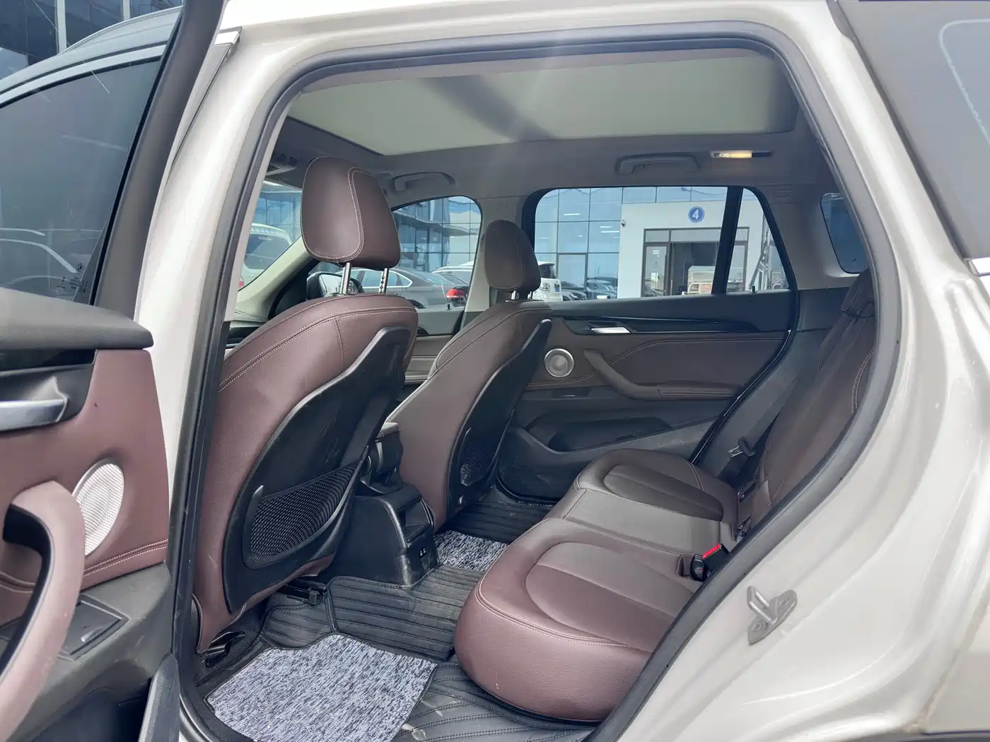 BMW X1 2022 sDrive20Li Fashion фото 9