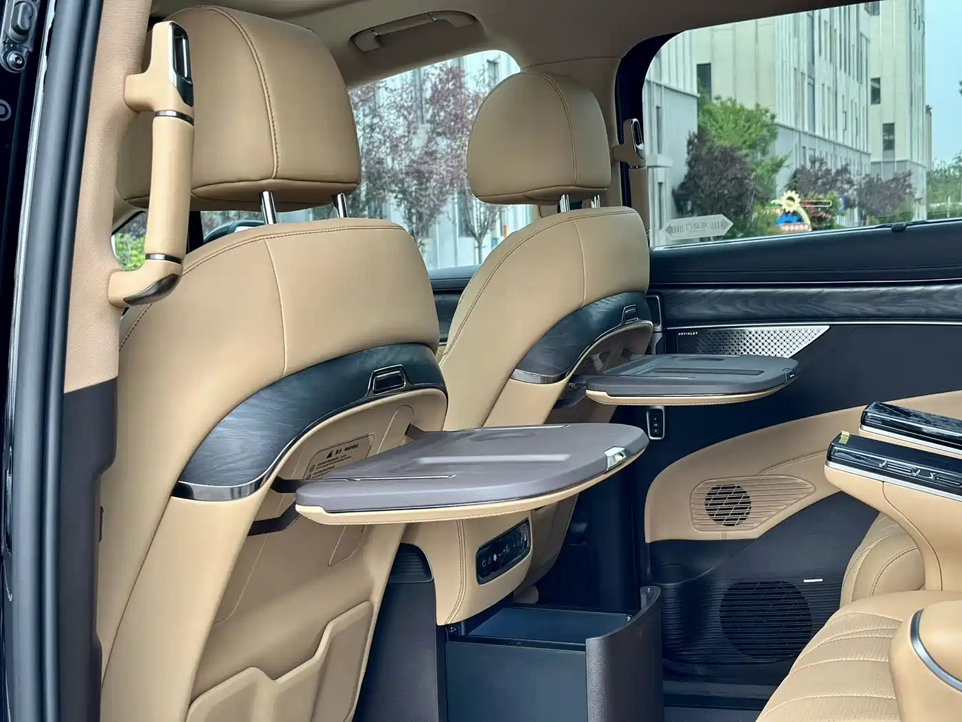 Denza D9 2025 DM-i Smart Driving Edition 1020 AWD Flagship фото 15