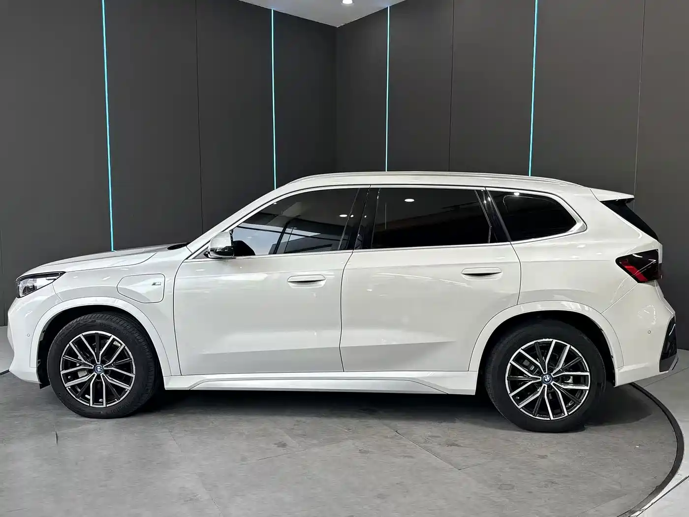 BMW iX1 2024 2023 eDrive25L M Sport Package