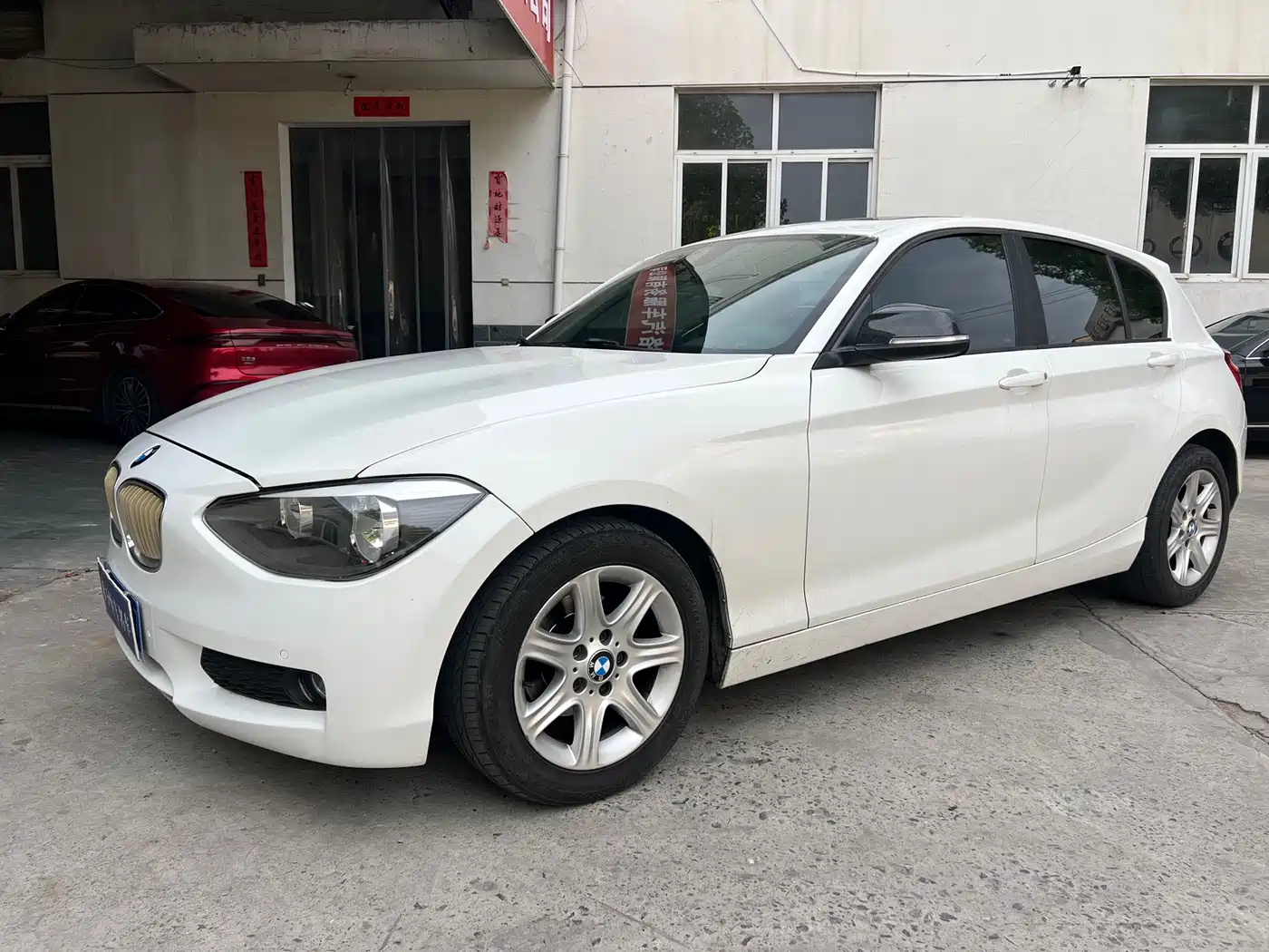 BMW 1 Series (Import) 2013 Facelift 116i Urban Model фото 3