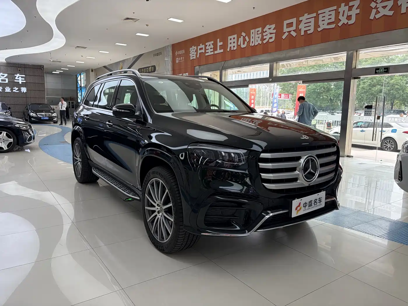 Mercedes-Benz GLS 2024 Model GLS 450 4MATIC Luxury фото 3