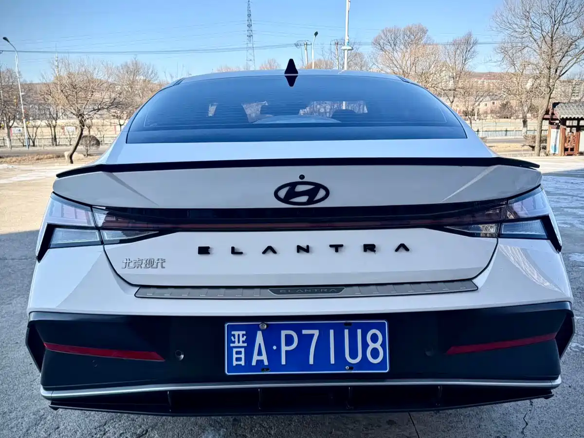 Hyundai Elantra 2023 Model 1.5L CVT LUX Premium Edition фото 5