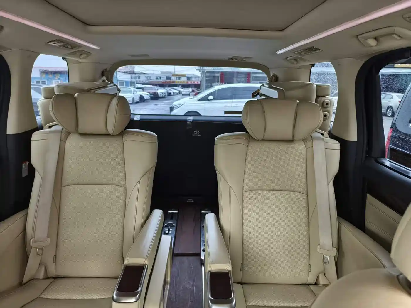 Toyota Alphard 2015 3.5L Luxury Edition фото 25