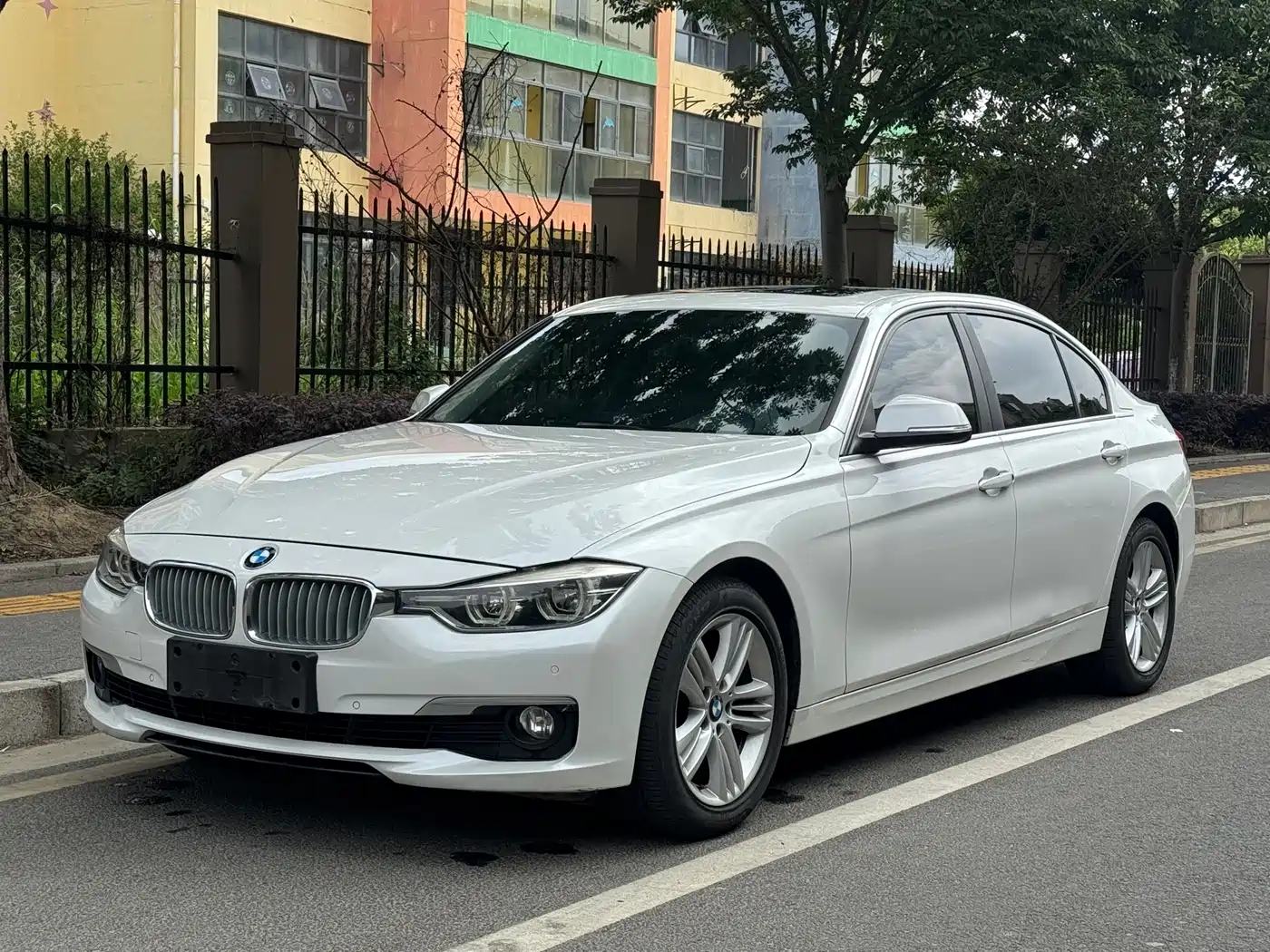 BMW 3 Series 2018 318Li