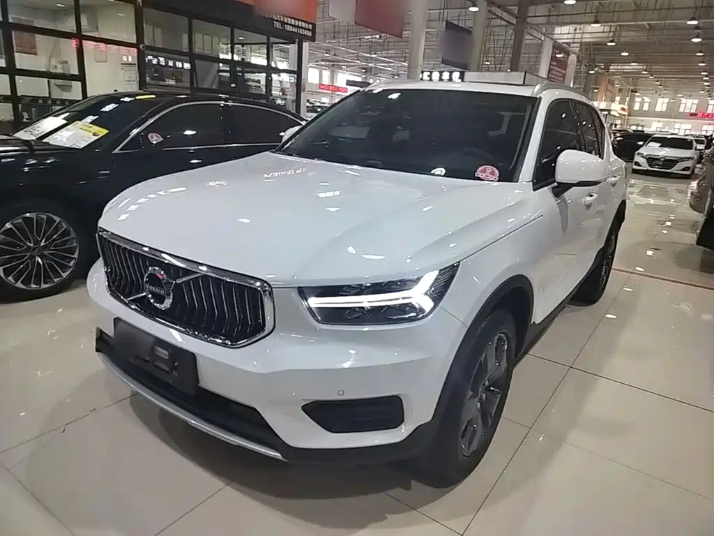 Volvo XC40 2022 2022 Model T4 AWD Smart Drive Fashion Edition