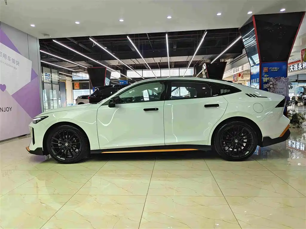 Changan UNI-V 2025 2024 1.5T Deluxe Sport