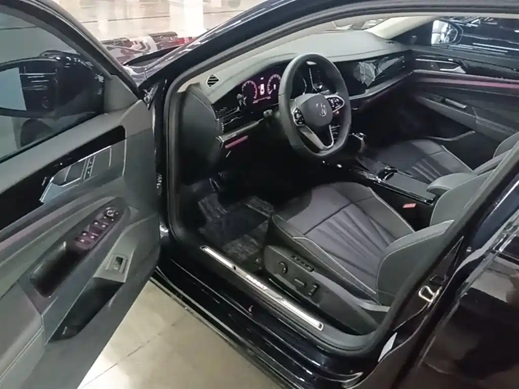 Volkswagen Passat 2024 380TSI Dragon Glory Edition фото 16