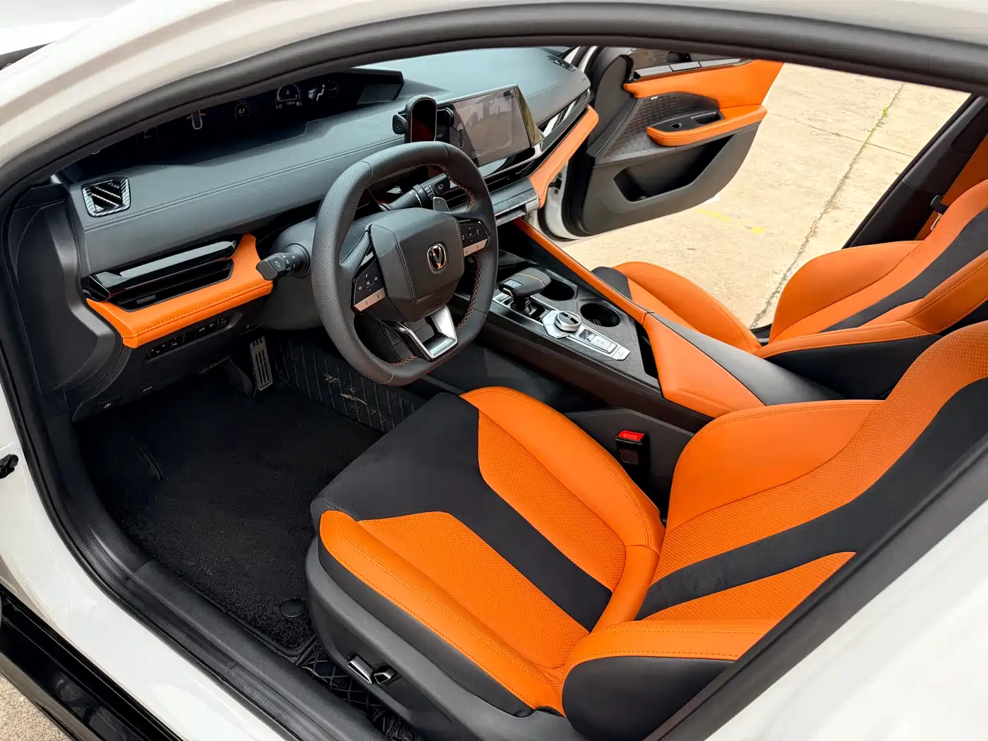 CHANGAN UNI-V