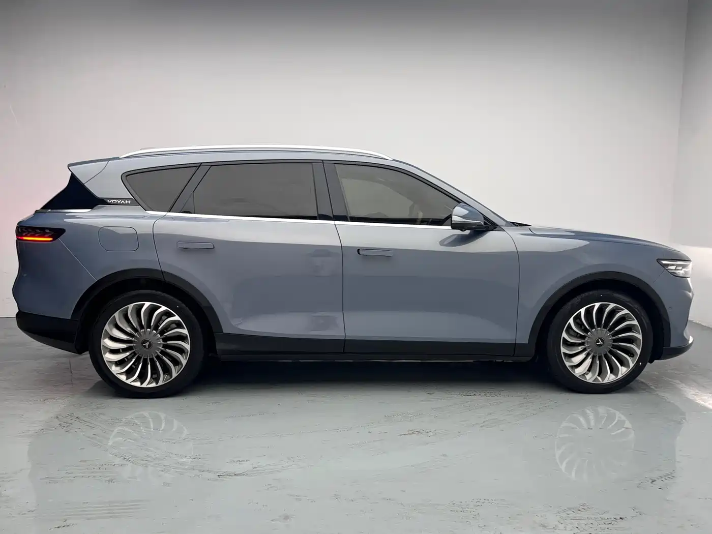 Voyah Auto VOYAH FREE 2021 AWD Standard Range Extender Exclusive Luxury Package фото 19