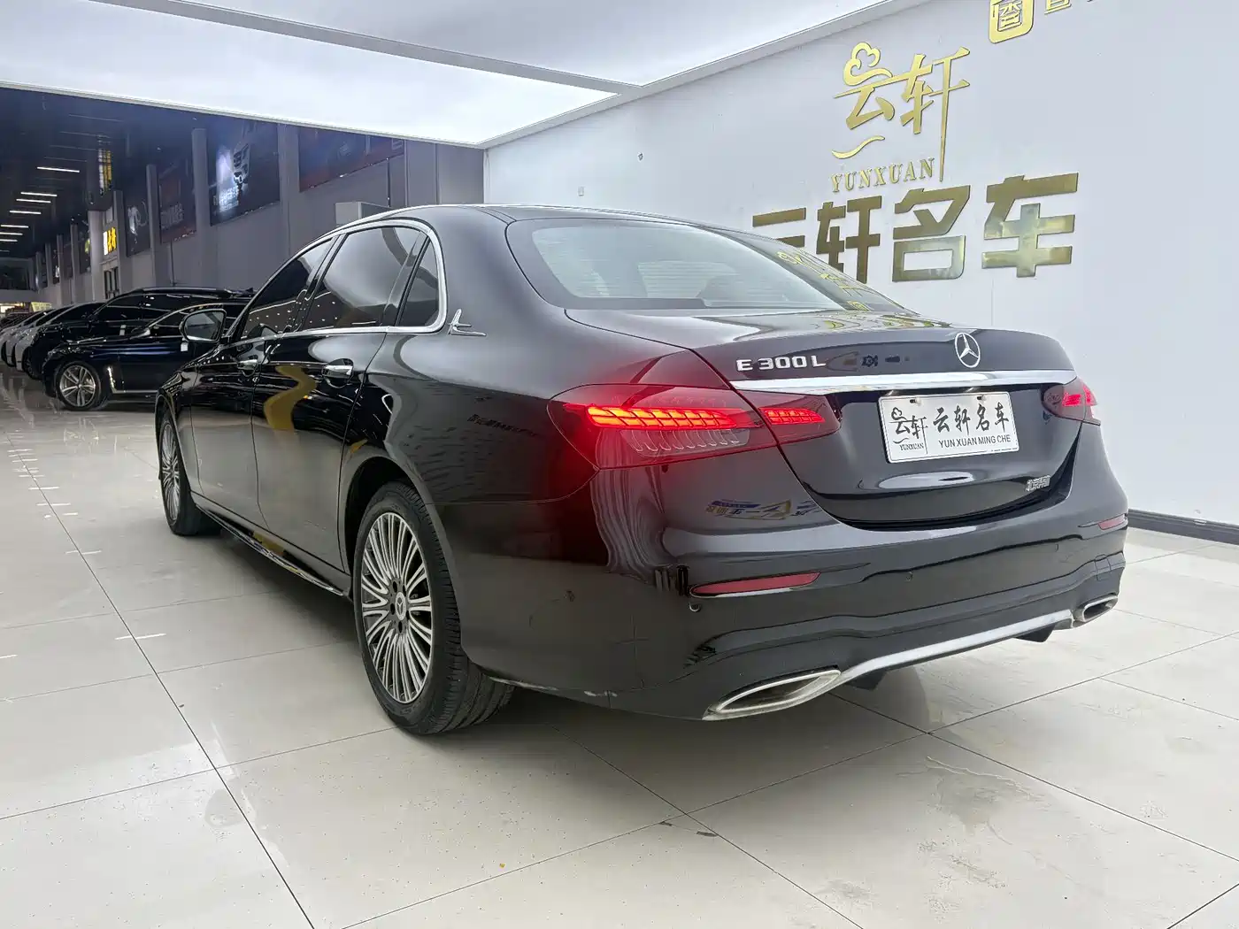 MERCEDES-BENZ E-CLASS