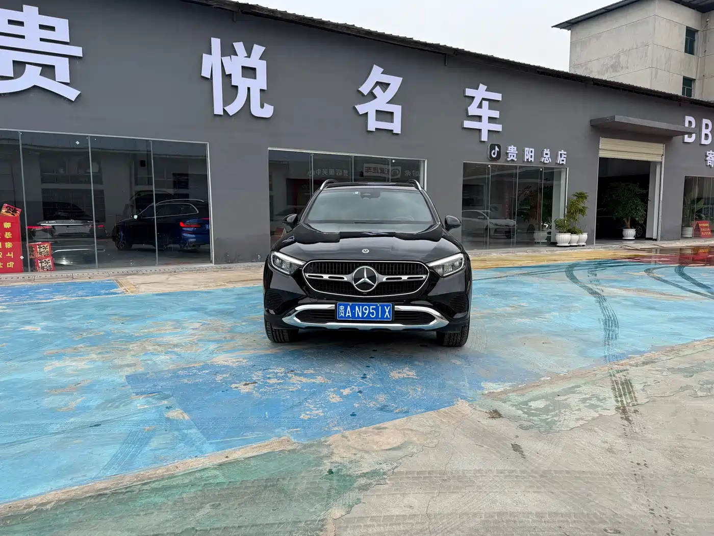 Mercedes-Benz GLC 2023 GLC 260 L 4MATIC Sport 5-seater фото 2