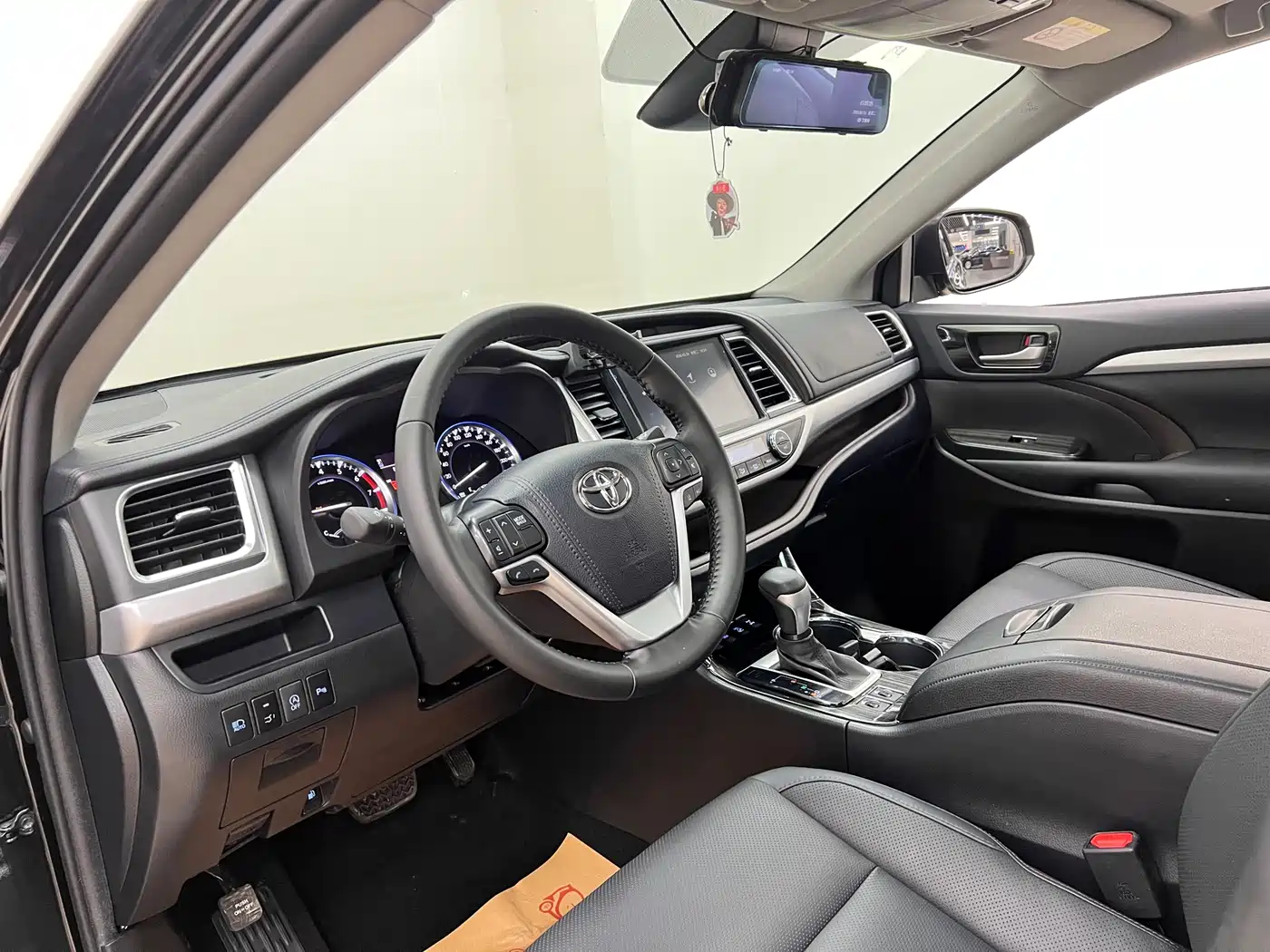 Toyota Highlander 2021 2.0T AWD Luxury 7-Seater фото 12