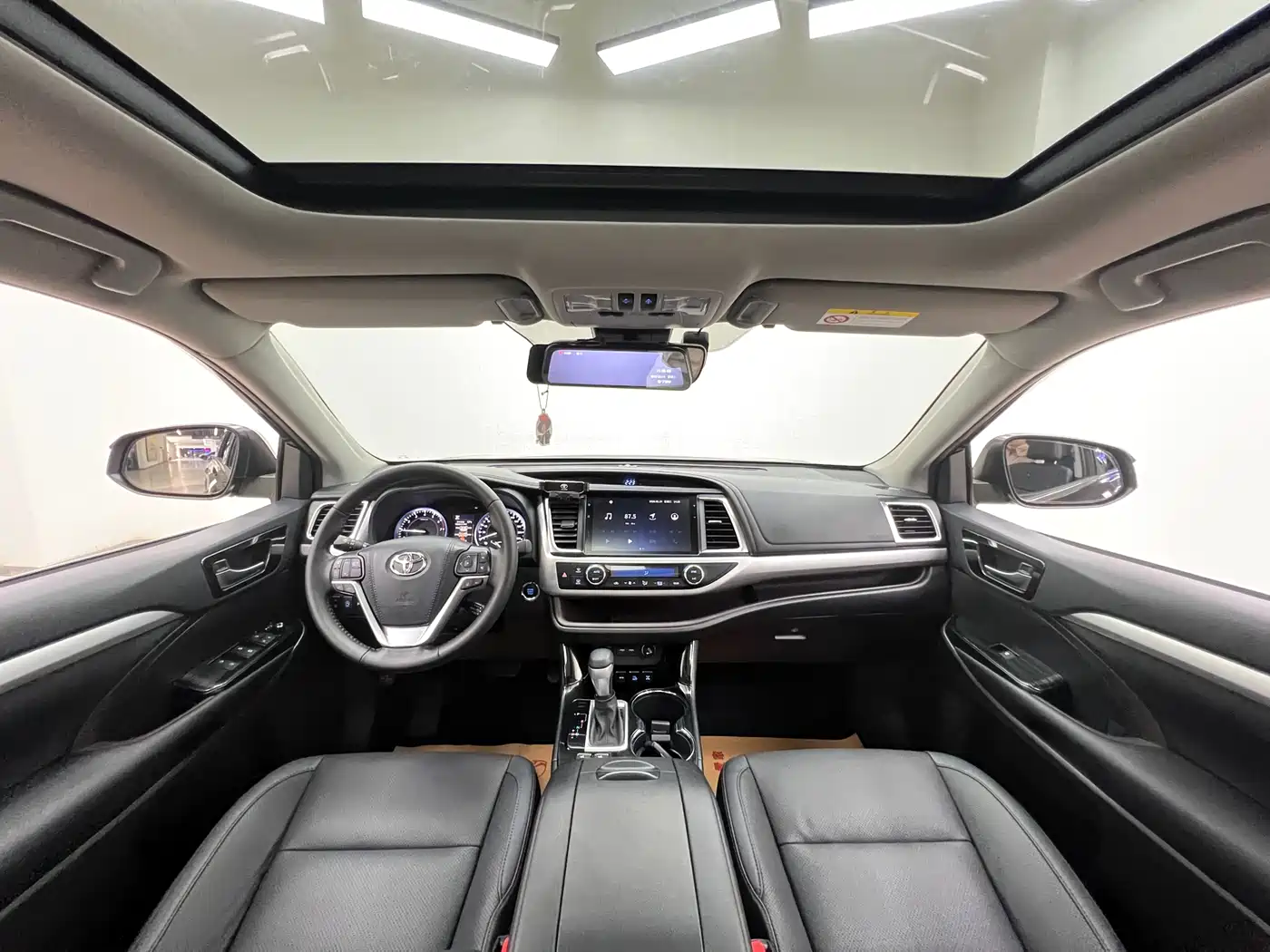 Toyota Highlander 2021 2.0T AWD Luxury 7-Seater фото 17