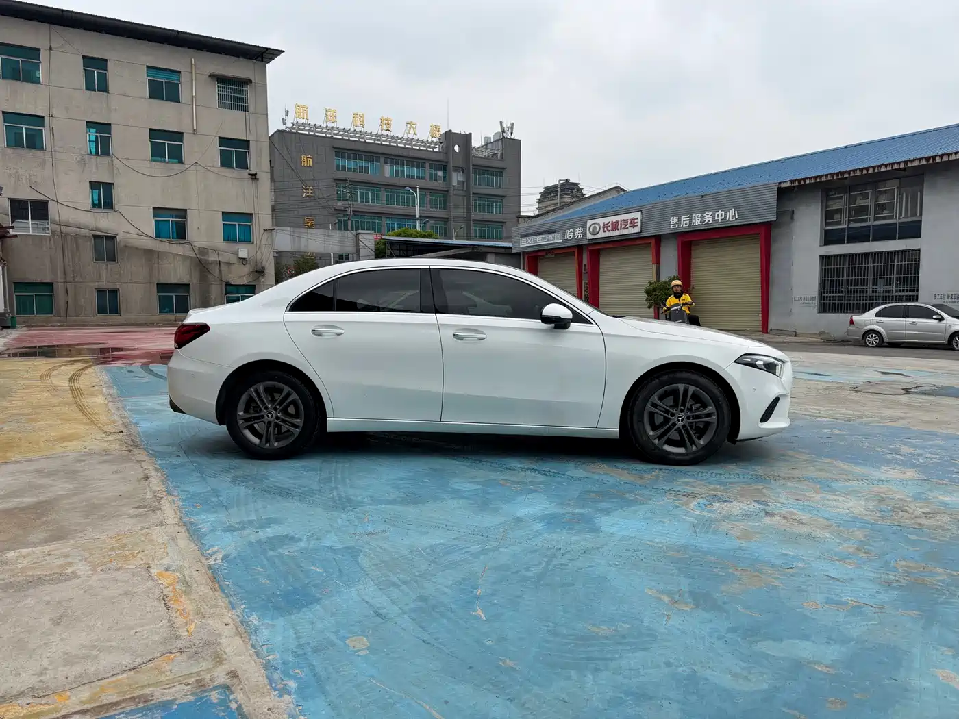 Mercedes-Benz A-Class 2019 A 200 L Sport Sedan фото 4
