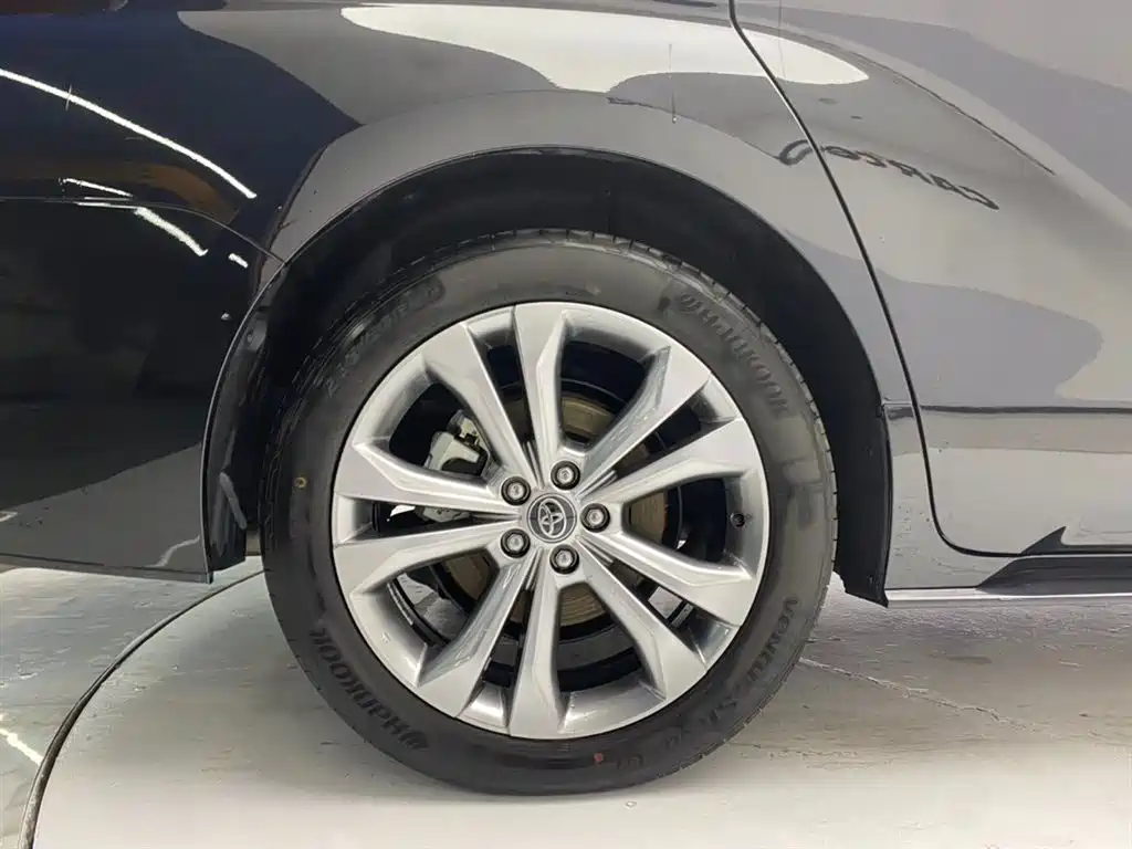 Toyota Sienna 2024 2.5L Hybrid Ultimate Premium Edition фото 11