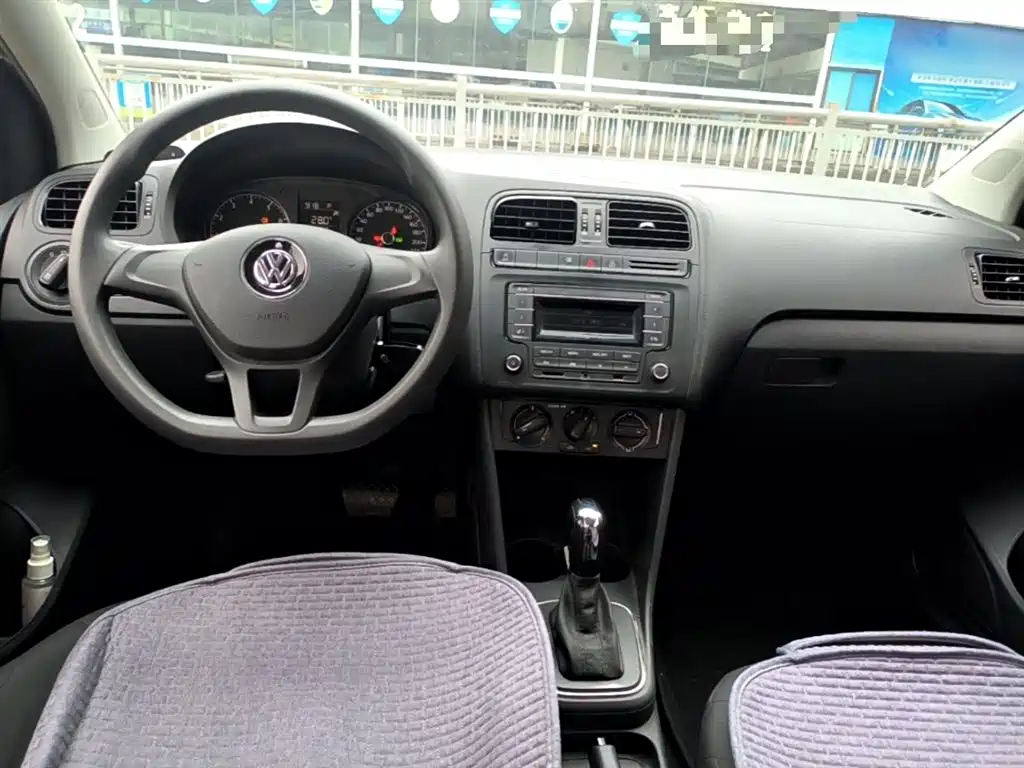 Volkswagen Polo 2018 1.5L Auto Safe Drive фото 10