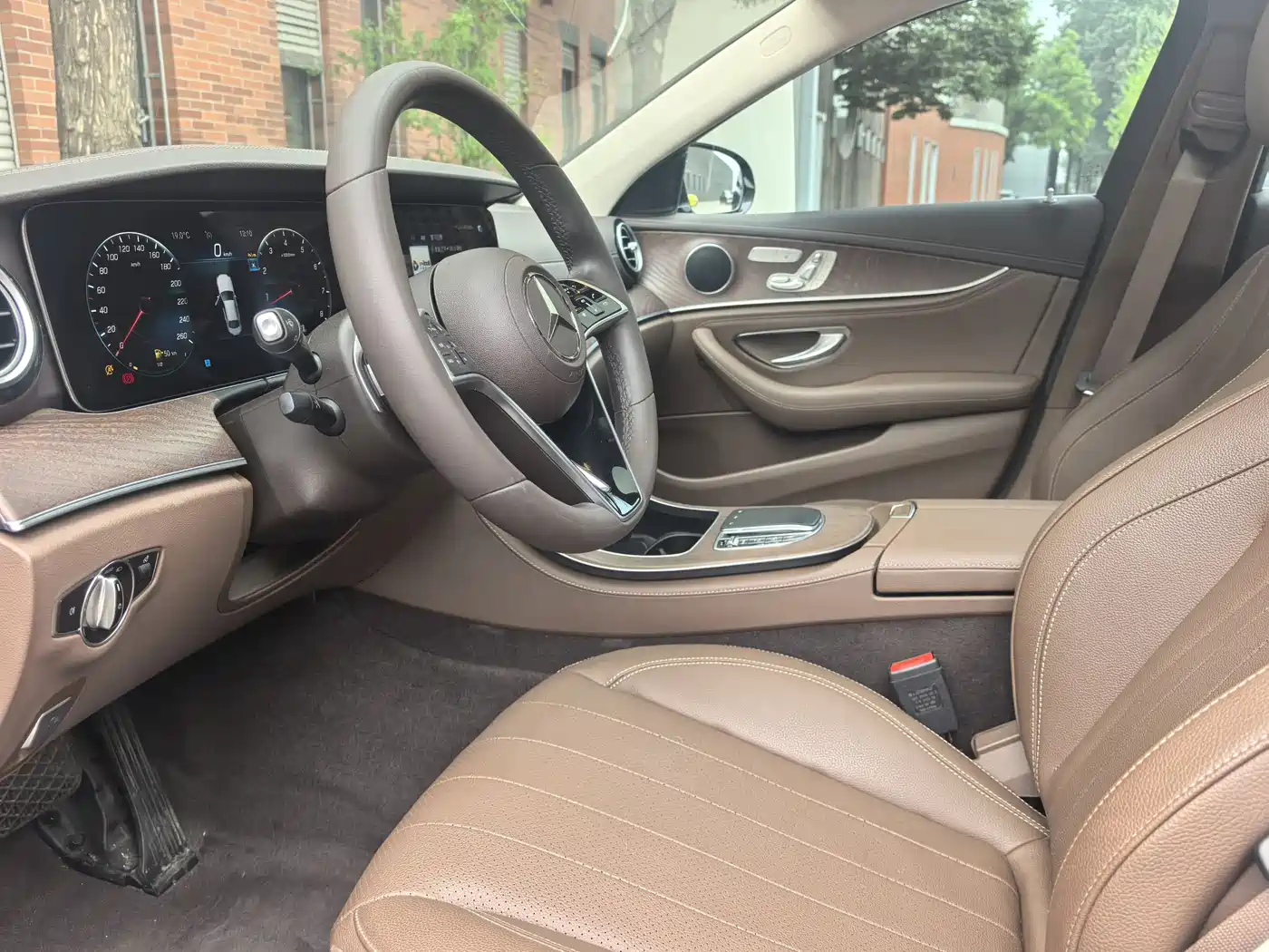 Mercedes-Benz E-Class 2023 E 300 L Fashion фото 11