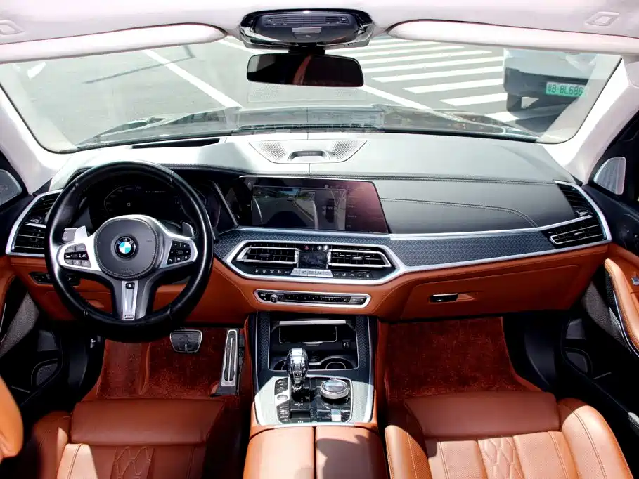 Фото 15 - BMW X7
