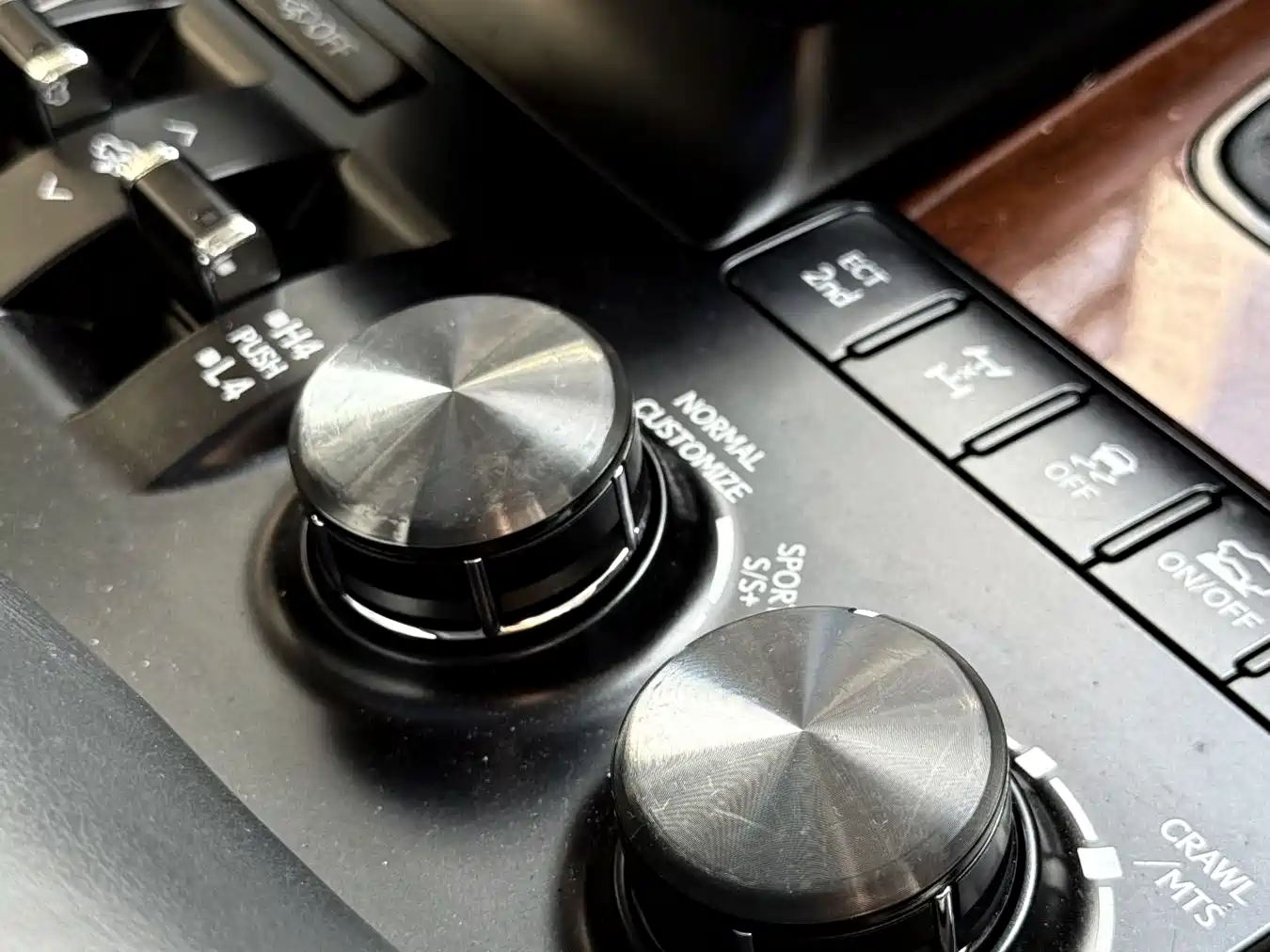 Lexus LX 2017 570 Peak Special Limited Edition фото 18