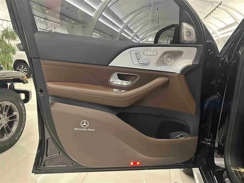 Mercedes-Benz GLS 2024 GLS 400 4MATIC фото 5
