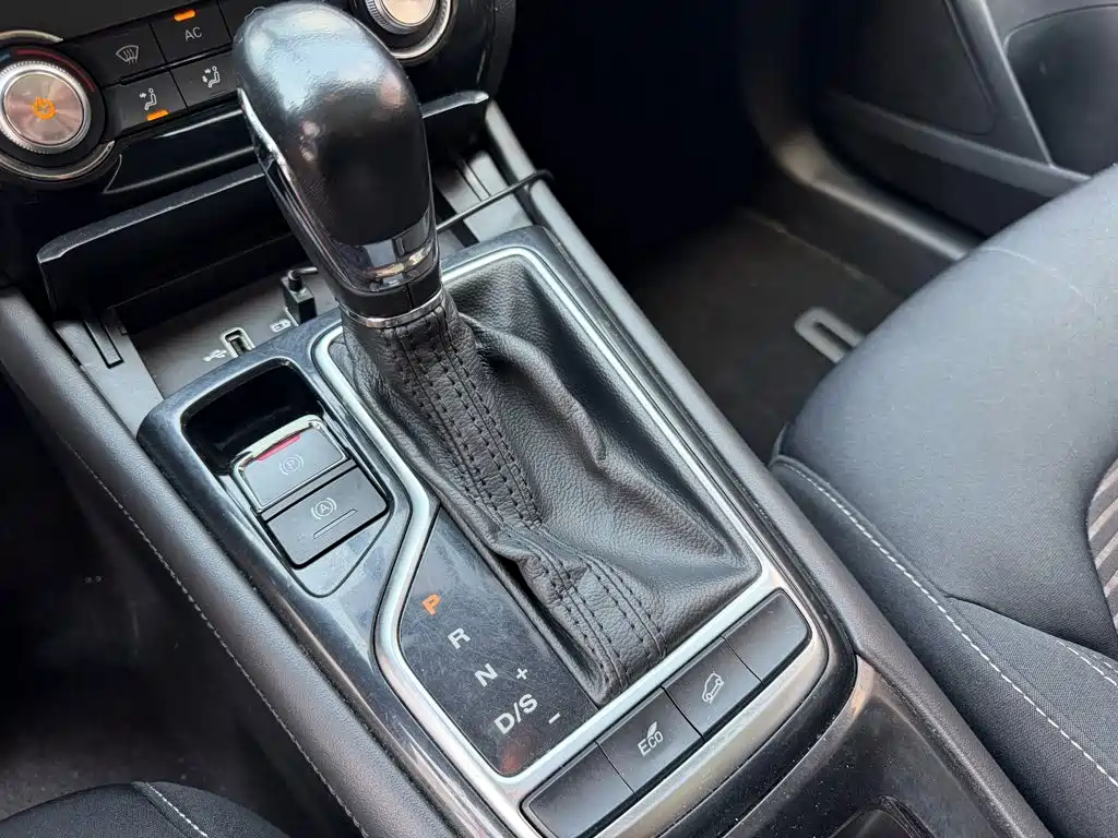 Roewe RX3 2020 2020 1.6L CVT 4G Ultra Comfort Elite
