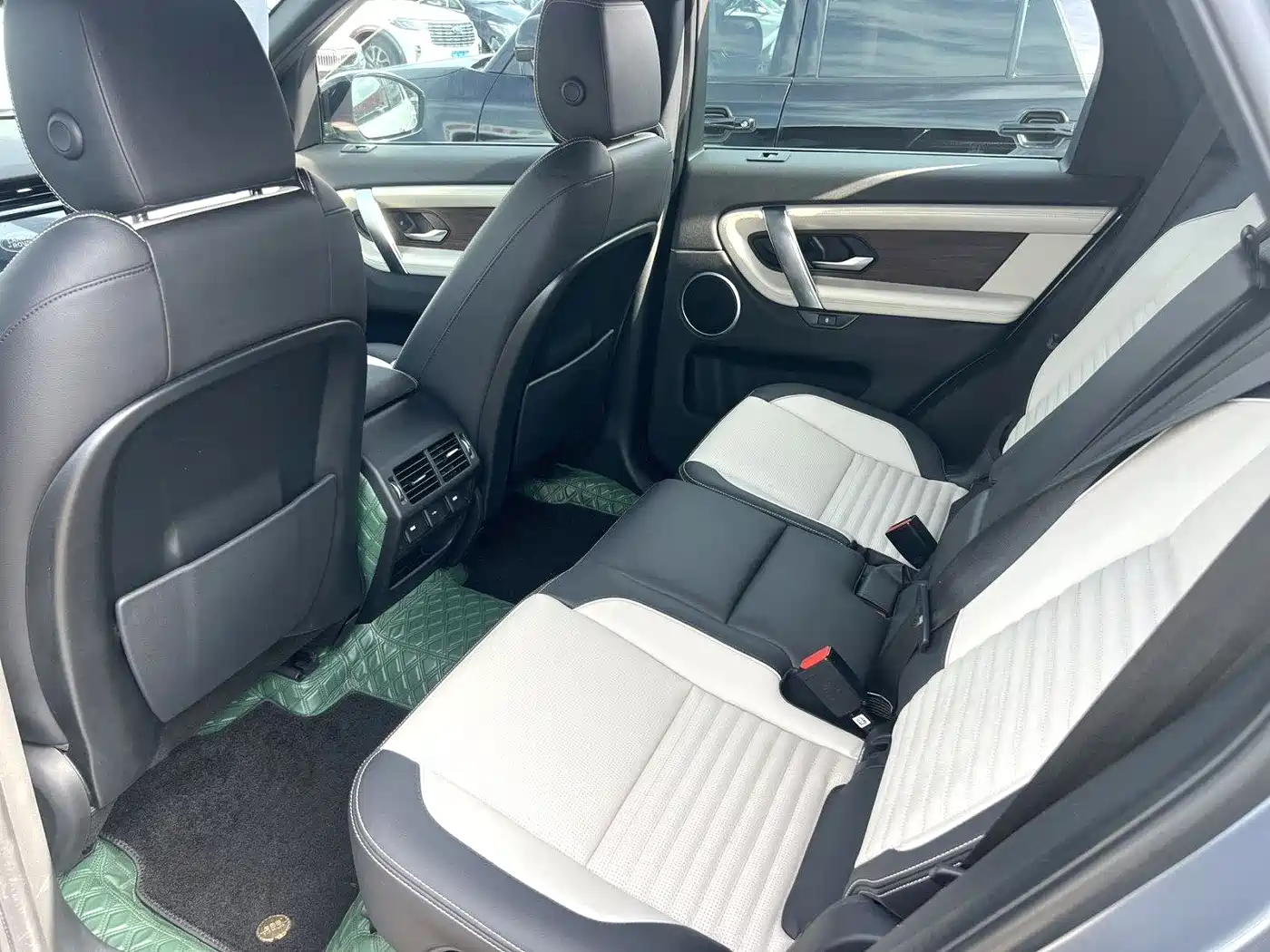 Land Rover Discovery Sport 2020 249PS R-Dynamic Performance Tech 7-seater фото 2