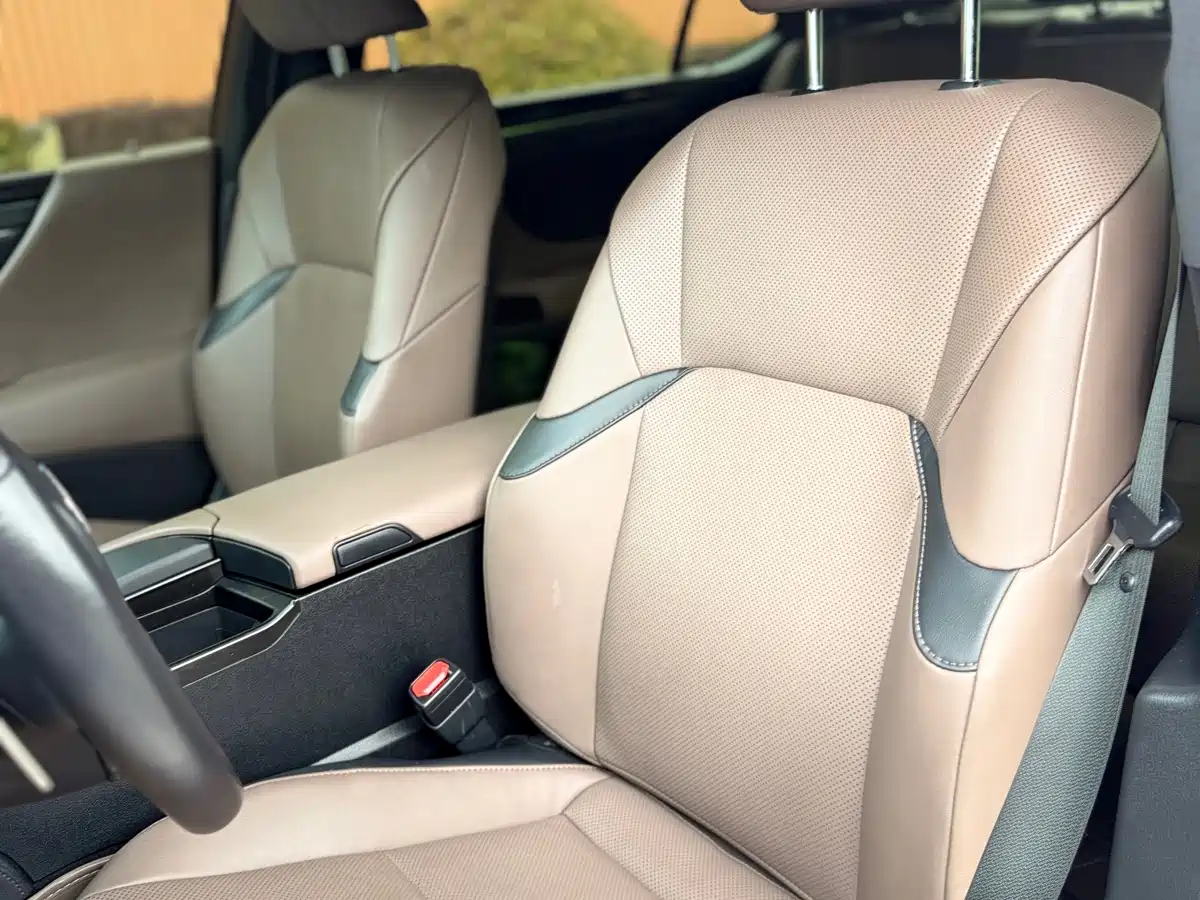 Lexus ES 2022 200 Excellence Edition фото 25