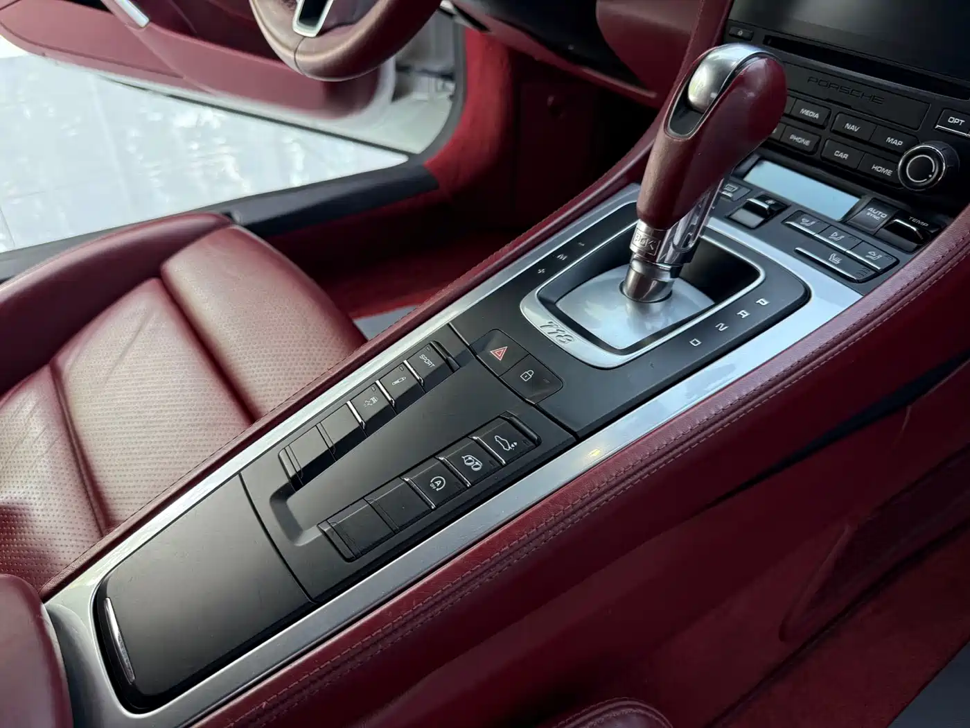 Porsche 718 2018 Cayman 2.0T фото 14