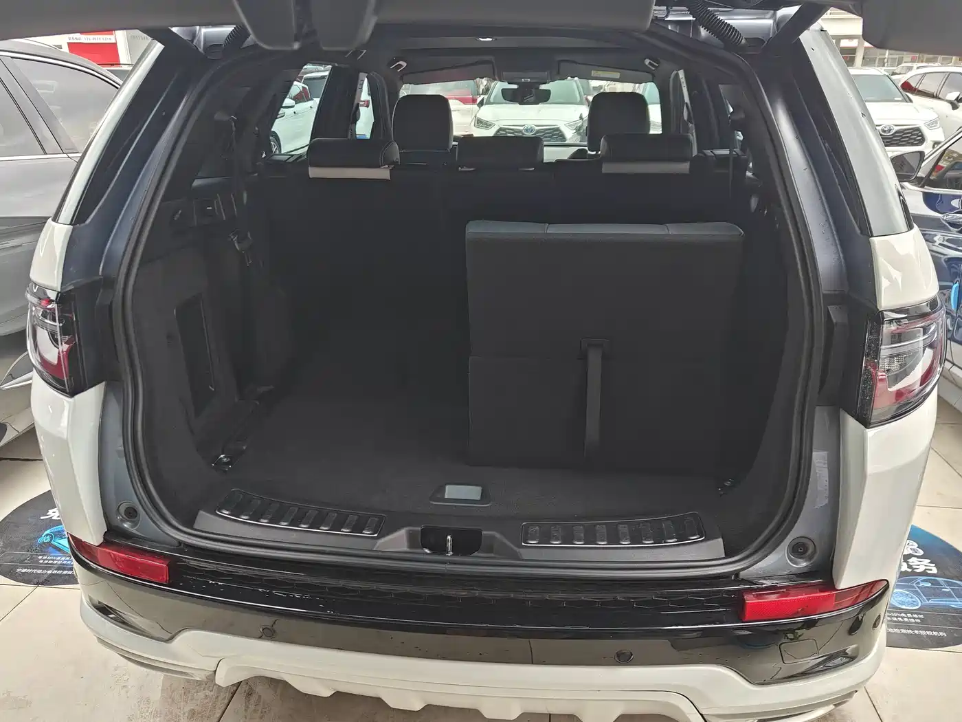 Land Rover Discovery Sport 2020 249PS R-Dynamic Performance Tech 7-seater фото 7