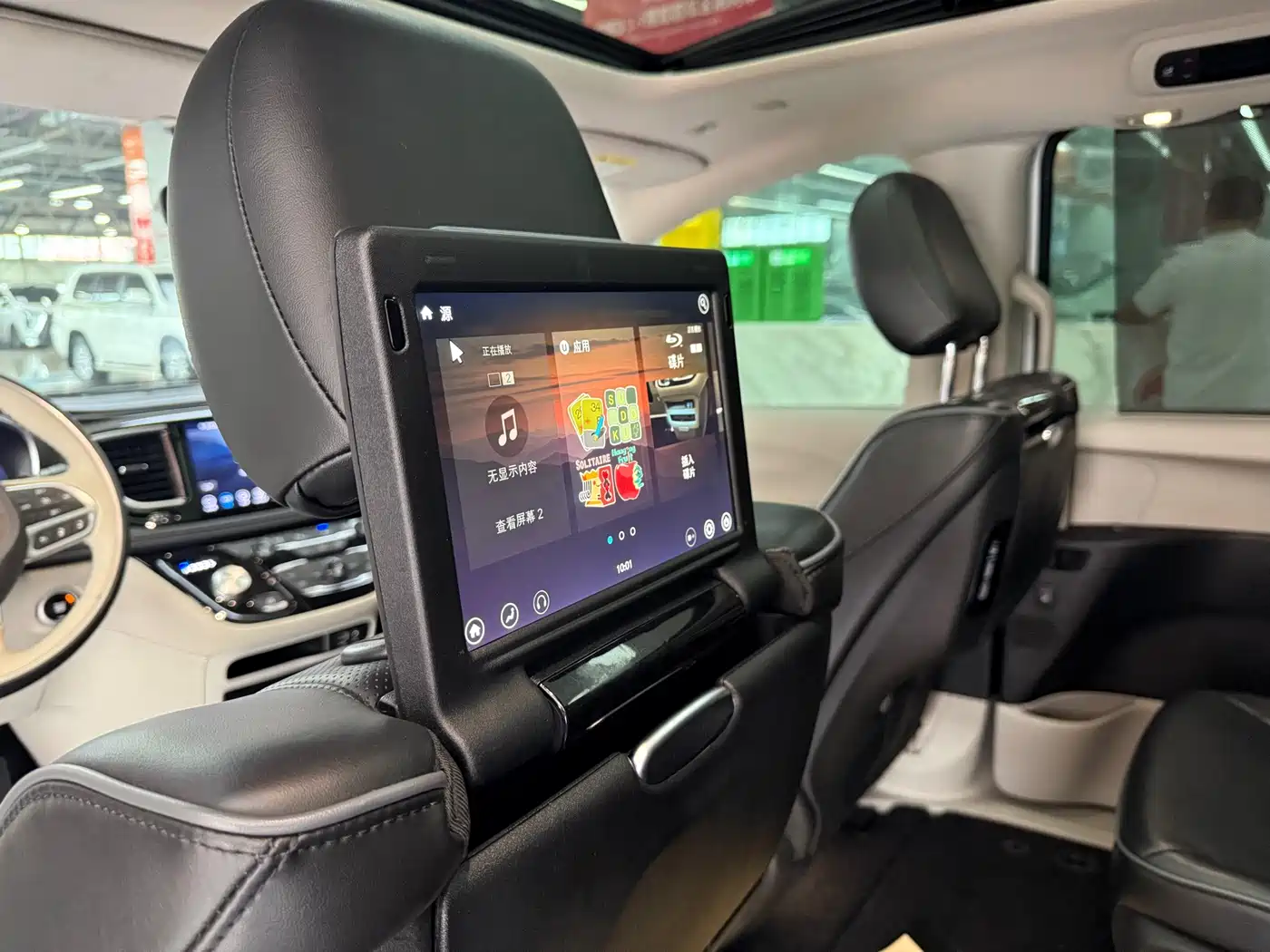 Chrysler Grand Voyager (Import) 2017 3.6L Premium Edition фото 18