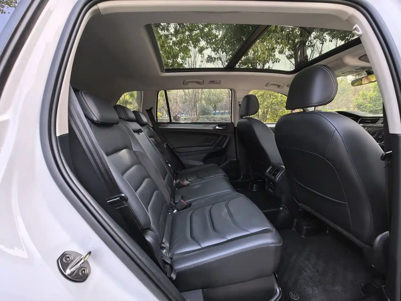 Volkswagen Tiguan L 2021 330TSI Automatic 2WD R-Line Premium фото 25