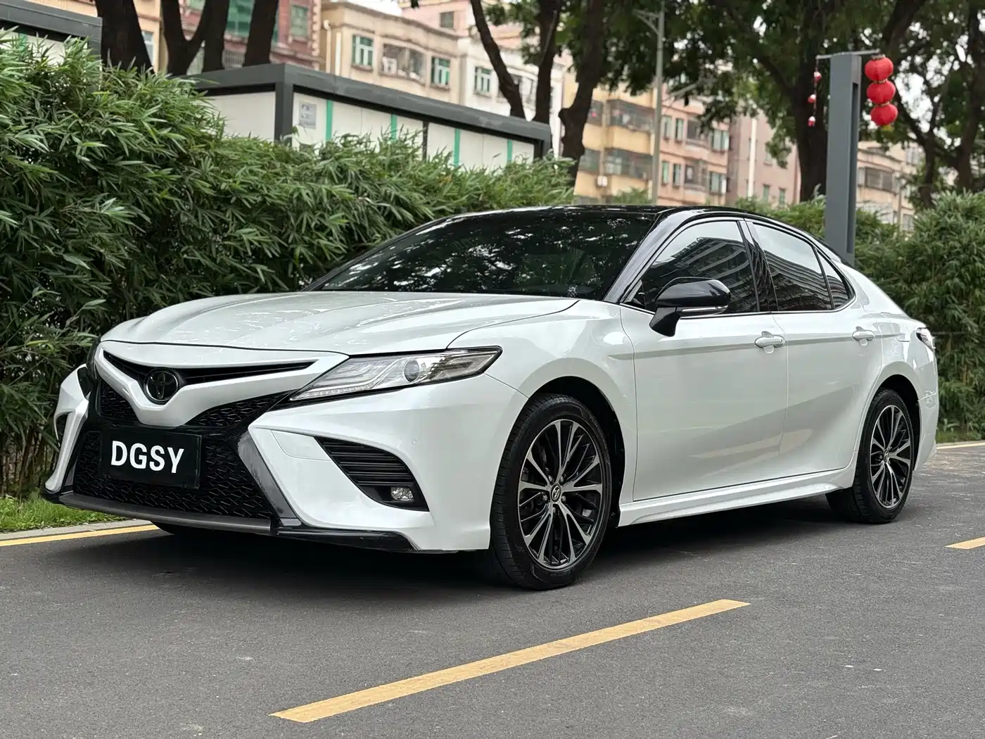 Фото 1 - Toyota Camry