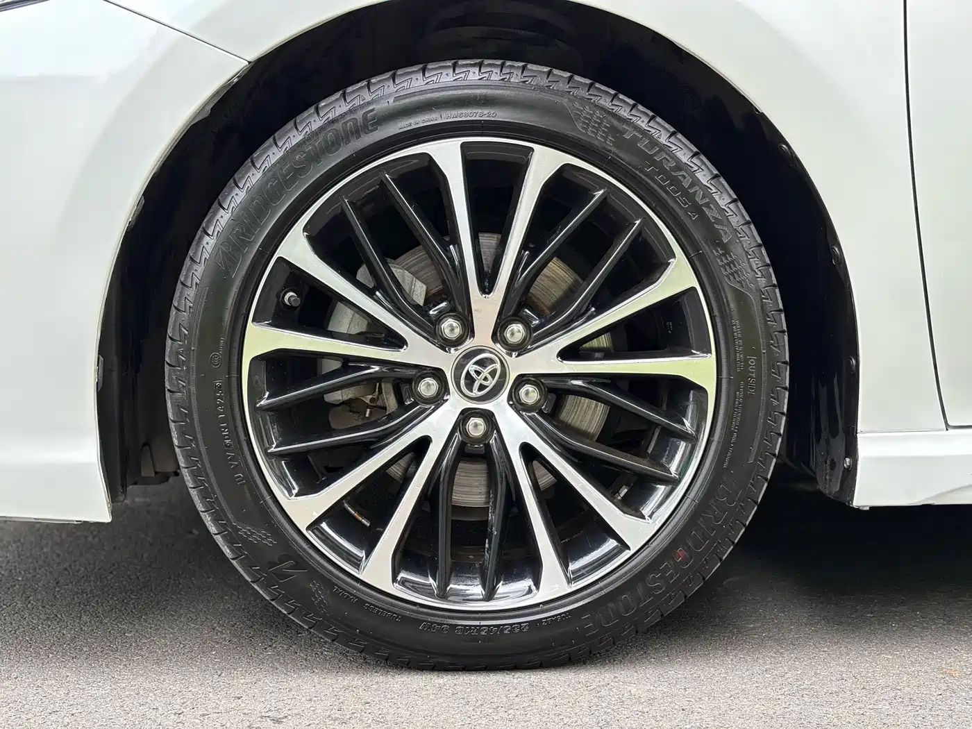 Фото 29 - Toyota Camry