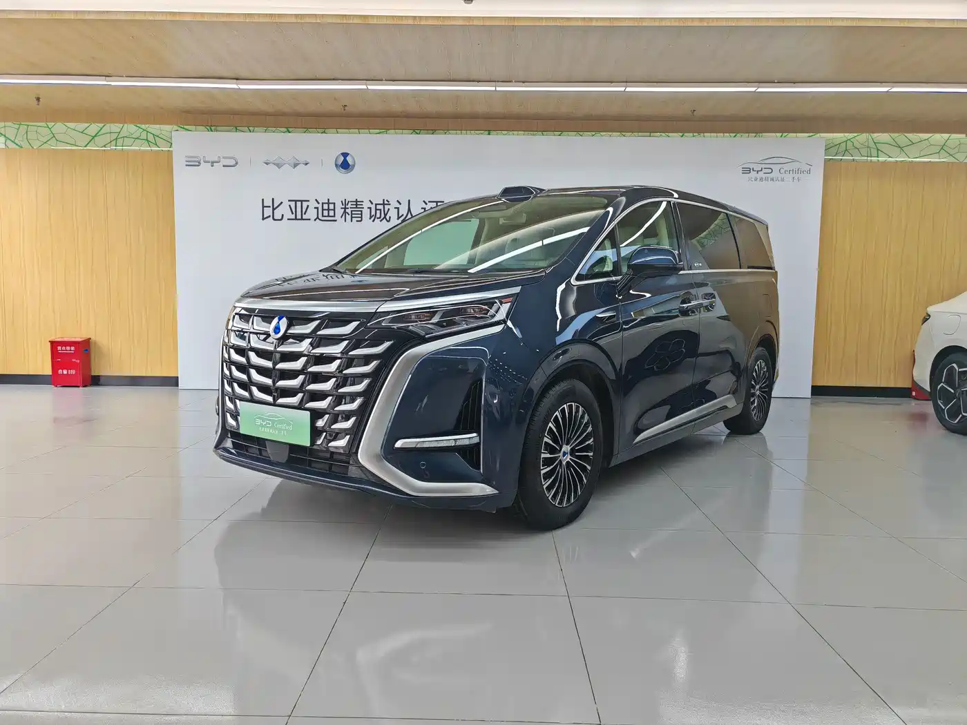 Denza D9 2025 DM-i Smart Drive Edition 1020 AWD Prestige