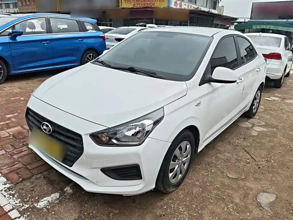 Hyundai Verna 2017 1.4L Manual Renewal Edition China VI фото 2