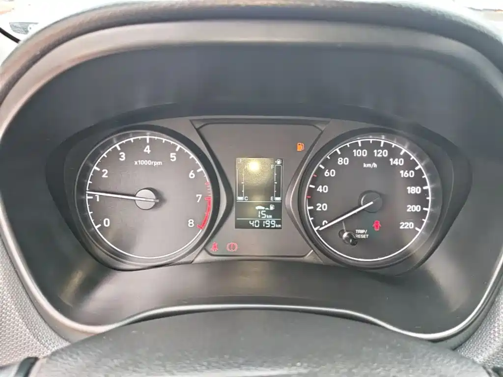 Hyundai Verna 2017 1.4L Manual Renewal Edition China VI фото 12