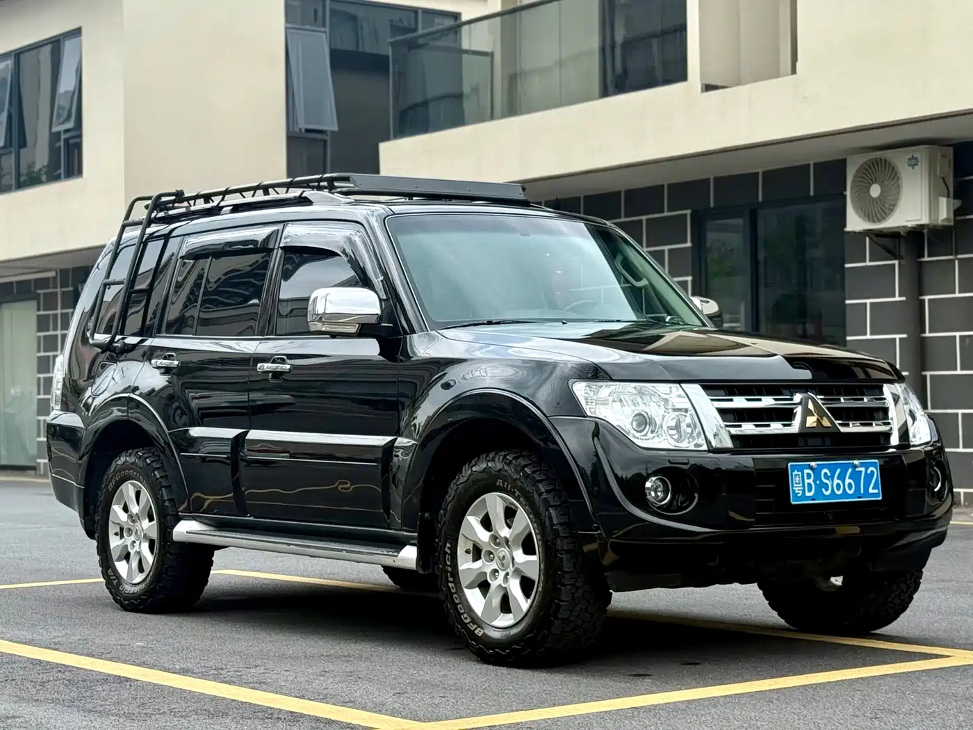 Mitsubishi Pajero (Import) 2012 3.0L Elite Plus Edition фото 3