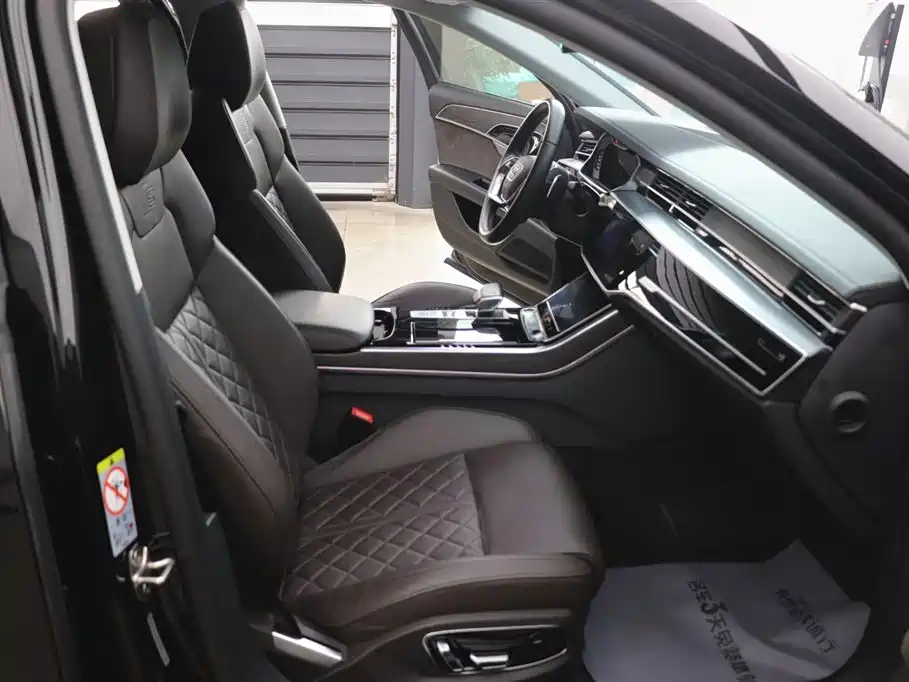 Audi A8 2022 A8L 50 TFSI quattro Comfort Collector's Edition фото 23